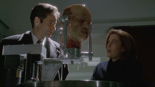 Mulder and Scully in the "Leonard Betts" episode of The X-Files