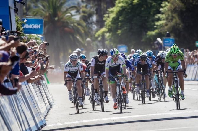 The bunch comes to the finish to round out the podium