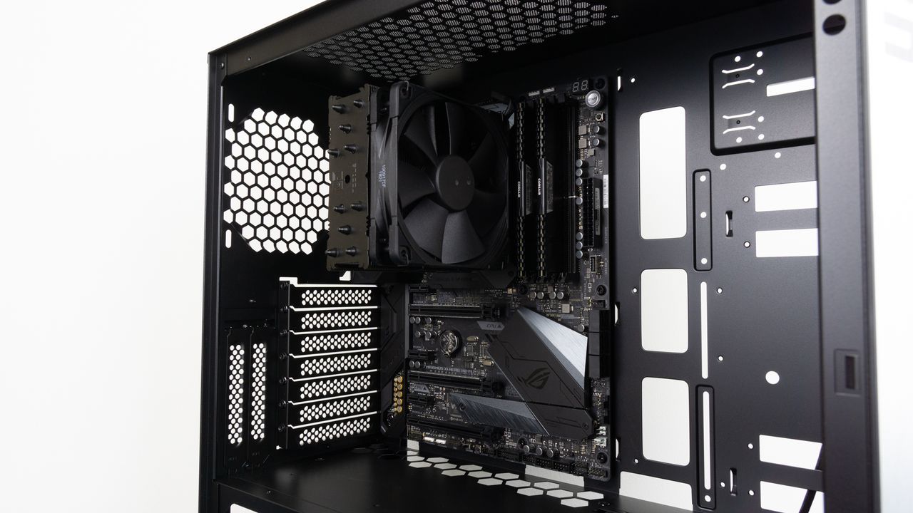 InWin 216