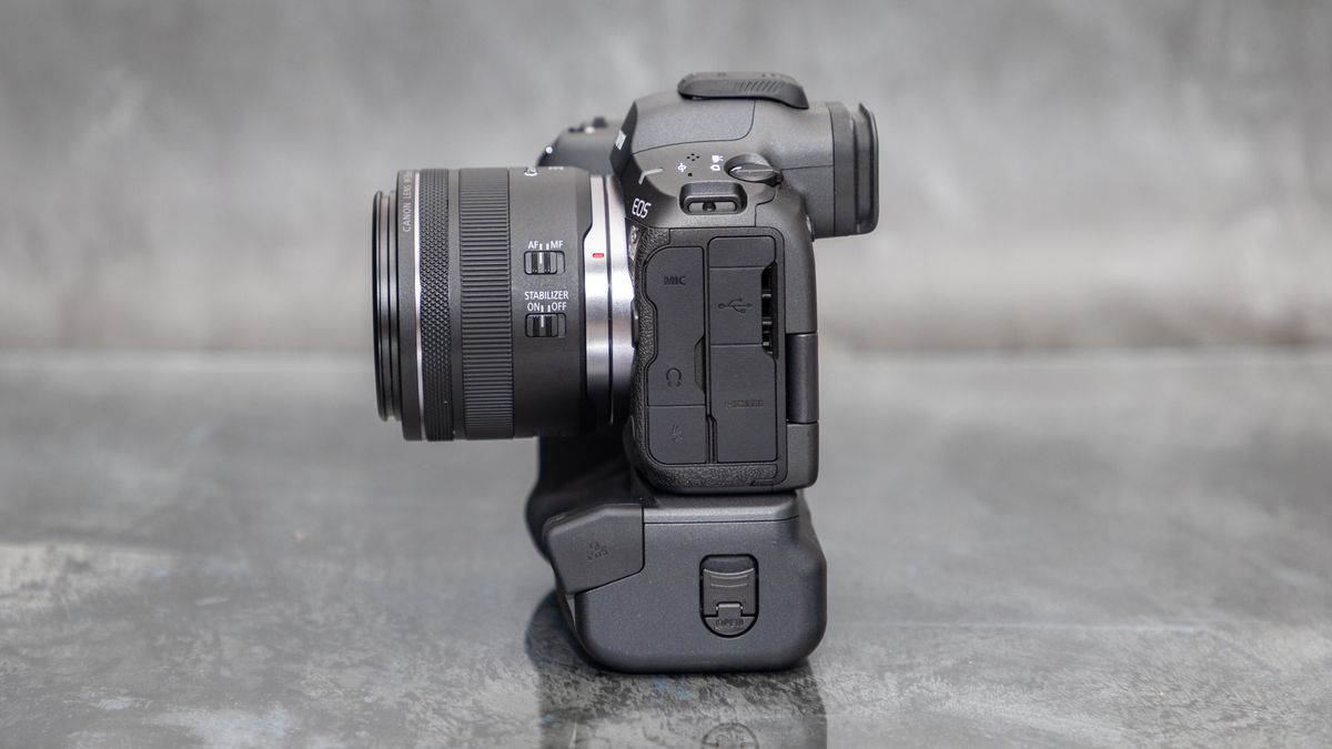 Canon BG-R20EP Battery Grip for Canon EOS R5 Mark II