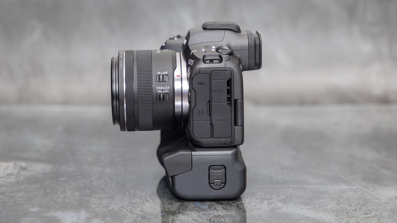 Canon BG-R20EP Battery Grip for Canon EOS R5 Mark II