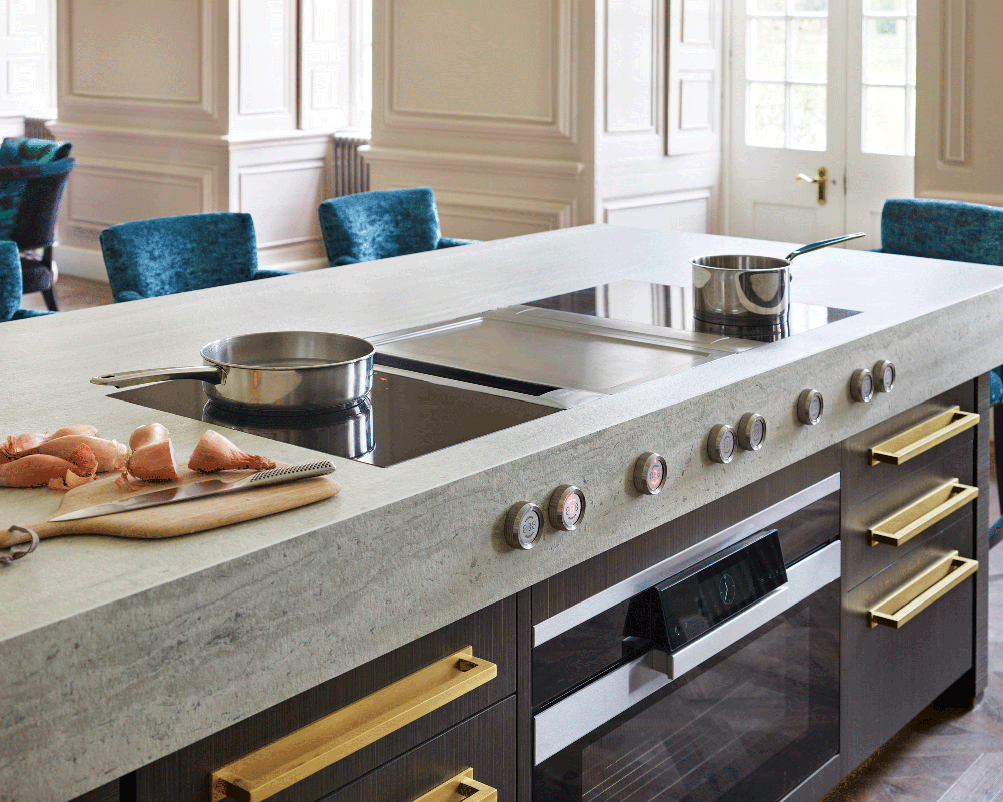 英国富丽堂皇住宅里迷人的厨房