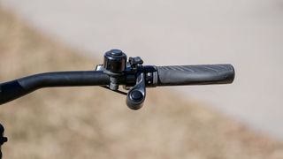 VVolt Centauri II handlebar and controls