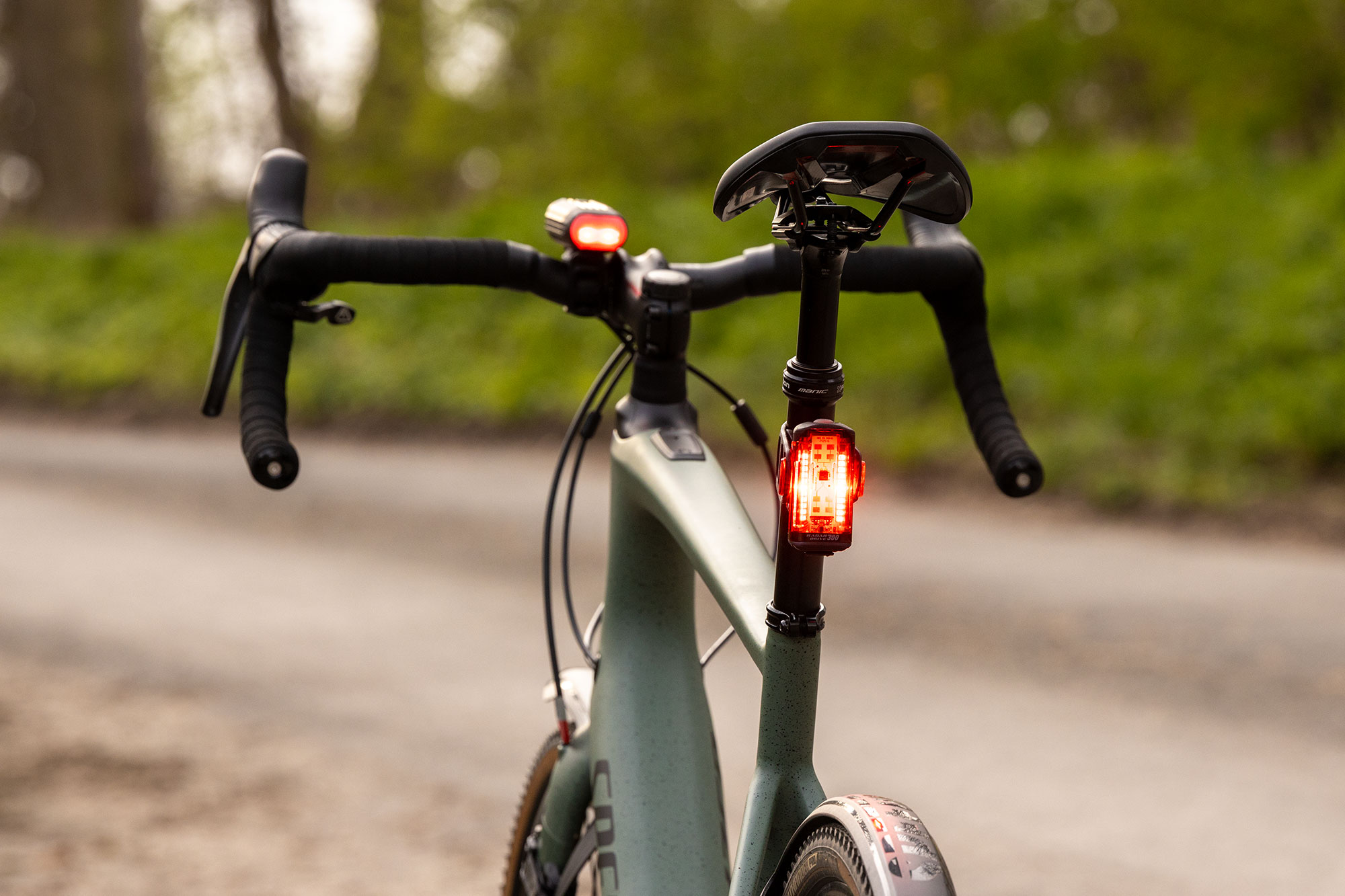 Lezyne Radar Drive Rear and React Drive light working as a system