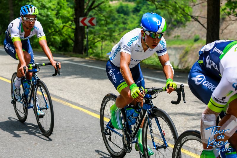 Caleb Ewan in the best young riders jersey