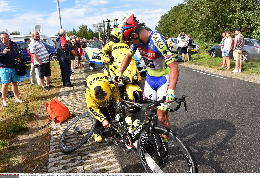 Peter Sagan take a new rear wheel on stage 2 of the Tour de France