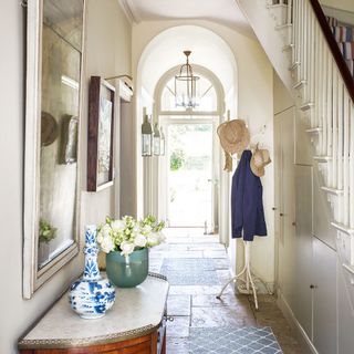 tour around this georgian retreat in norfolk entrance hall