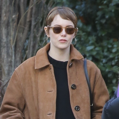 Jennifer Lawrence steps out for dinner with her bestie Emma Stone and friends in bustling New York.
