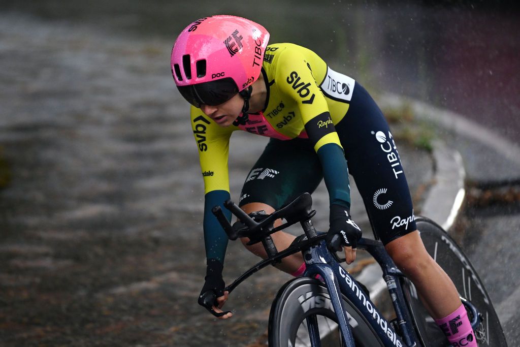 CHIANCIANO ITALY JUNE 30 Veronica Ewers of The United States and Team EF EducationTibcoSvb sprints during the 34th Giro dItalia Donne 2023 Stage 1 a 44km individual time trial from Chianciano to Chianciano on June 30 2023 in Chianciano Italy Photo by Dario BelingheriGetty Images