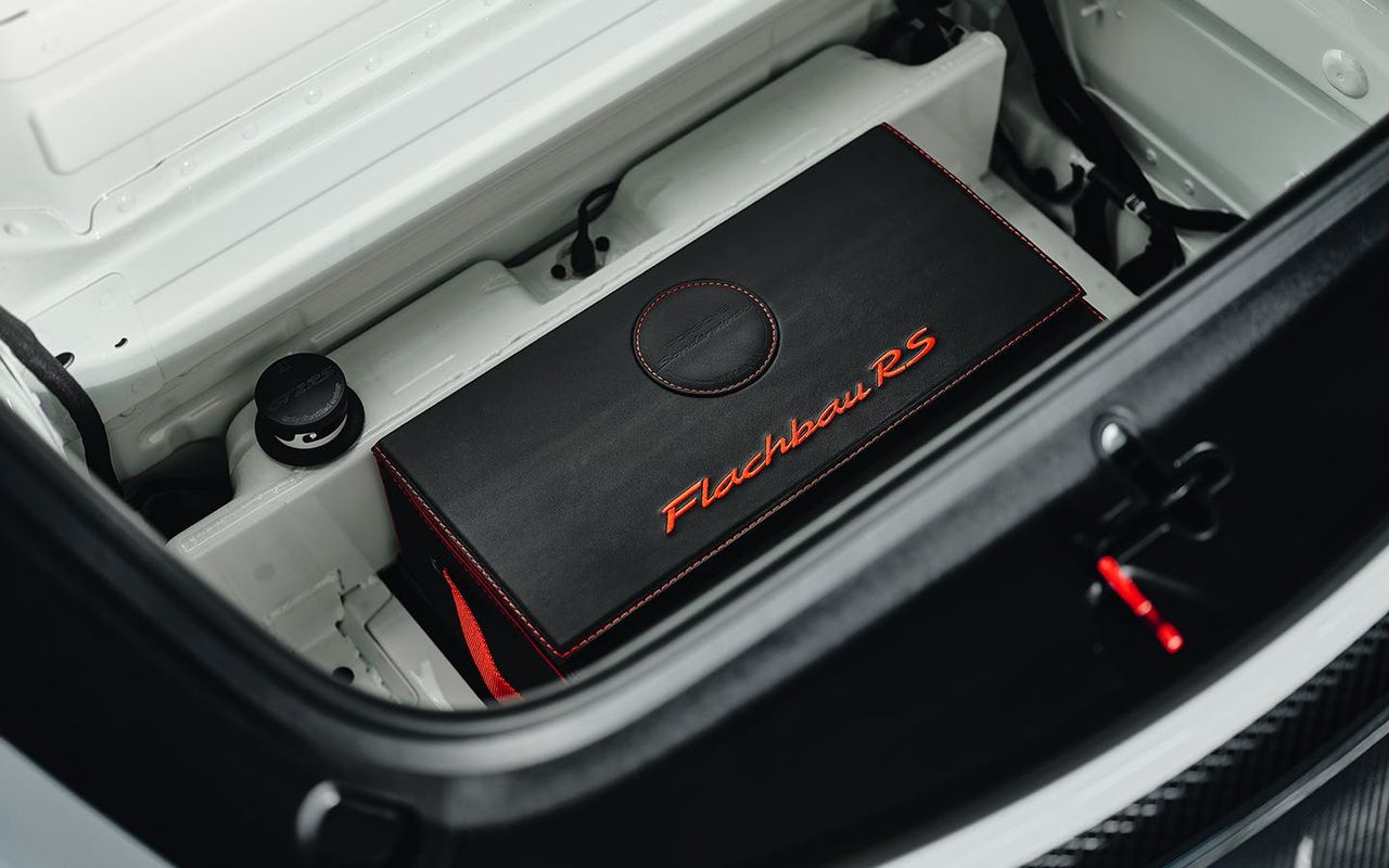Porsche Flachbau RS details