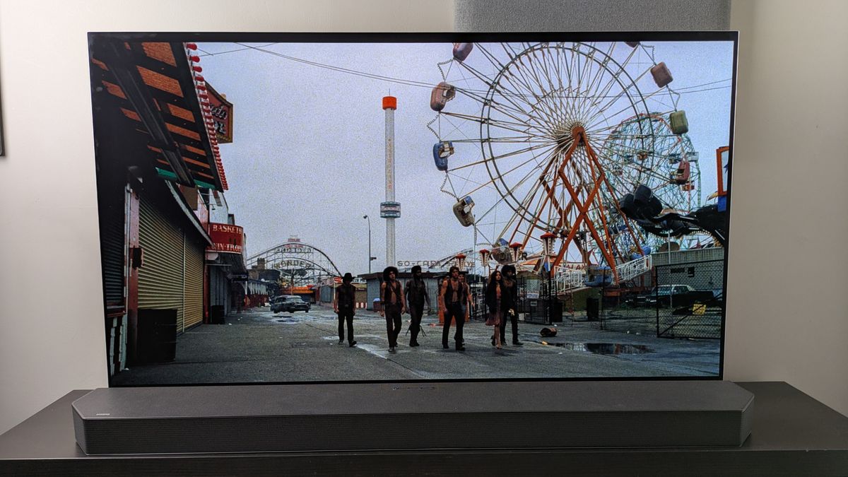 The Warriors 4K Blu-ray Paramount version on LG G5 showing The Warriors walking through funfair in the day
