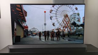 派拉蒙在 LG G5 上發布的勇士 4K 藍光影片展示了勇士在白天穿過遊樂園的場景