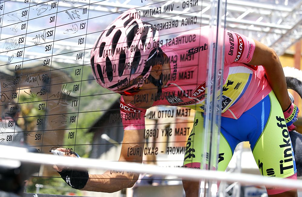 Alberto Contador (Tinkoff-Saxo) signs in to stag 17 at the Giro d'Italia