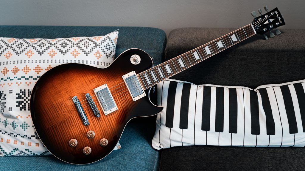 Harley Benton upgrades its 279 SC550 singlecut with stainless steel frets and Tesla Opus1