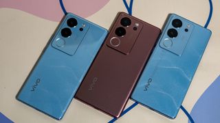 Vivo V29 and V29 Pro in blue and majestic red colorways