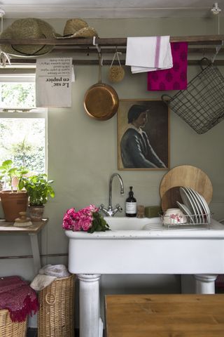 Small cottage kitchen ideas - belfast sink with sheila maid spurling period living