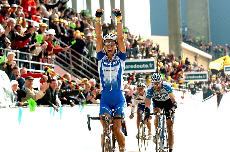 Tom Boonen outsprinted George Hincapie and Juan Antion Flecha to win the first of his four Paris-Rouabix's