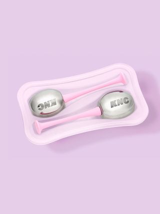 JSuERvdksKRzRLY3r38pnT-320-80 منتجات التجميل المفضلة لدى كريستين نويل كراولي في كل العصور