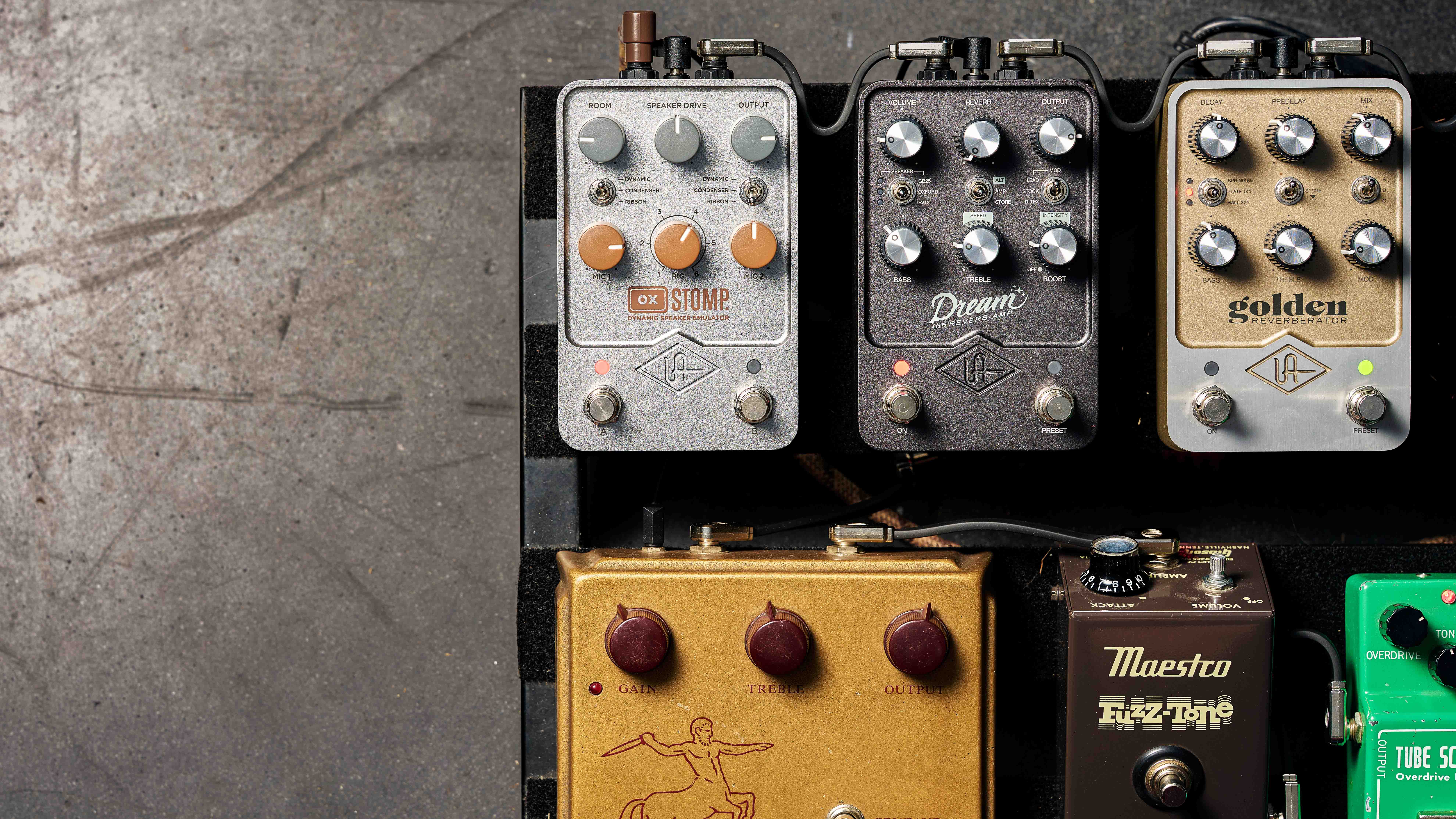 The missing piece for your ultimate pedalboard rig? Universal 