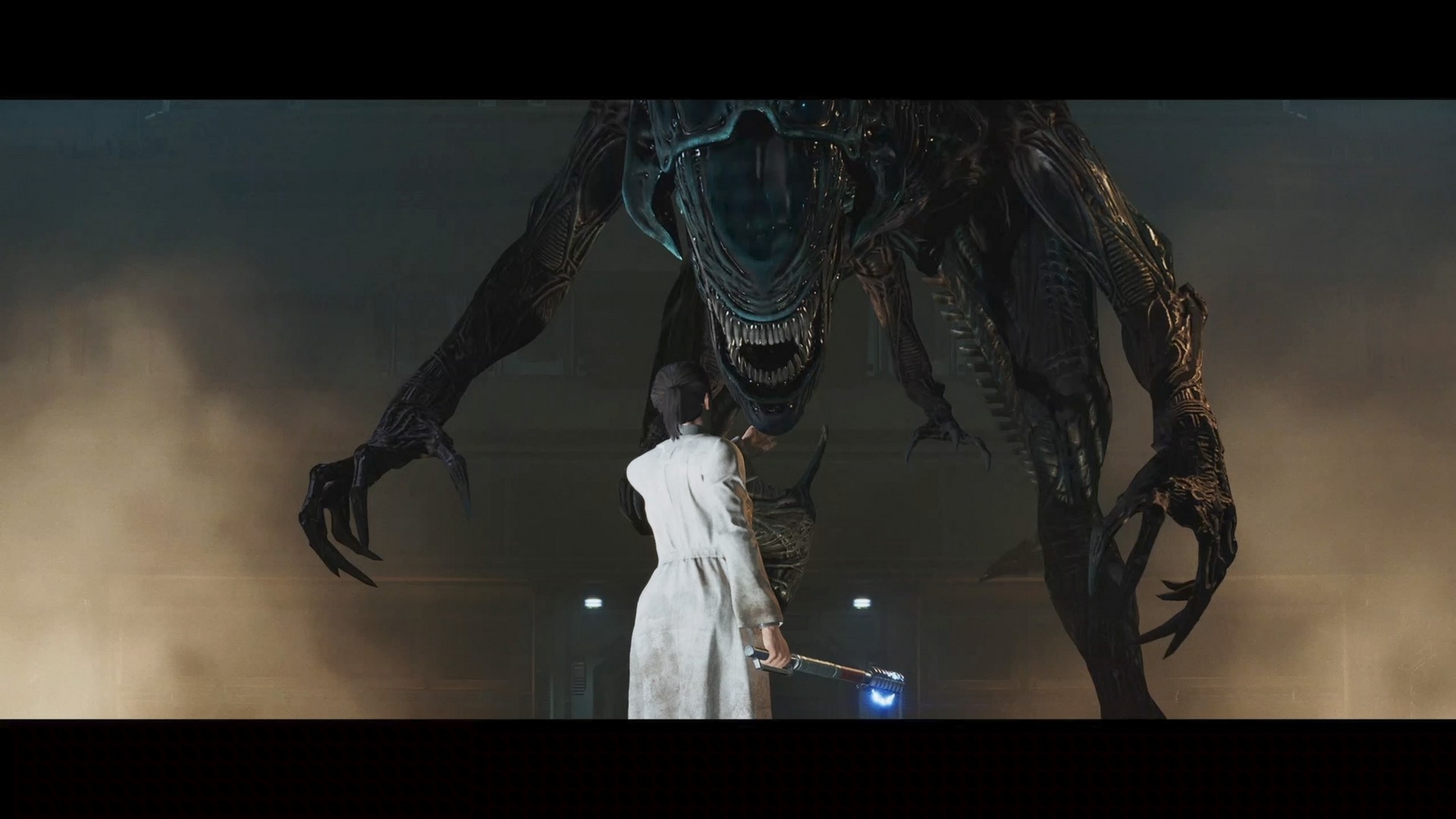 A xenomorph towers over a woman wearing white in Aliens: Fireteam Elite 2