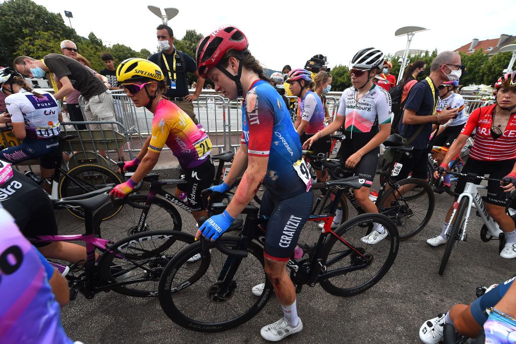 SAINTDIDESVOSGES FRANCE JULY 28 Marta Lach of Poland and Ceratizit Wnt Pro Cycling Team injured after being involved in a crash after the 1st Tour de France Femmes 2022 Stage 5 a 1756km stage from BarleDuc to SaintDidesVosges TDFF UCIWWT on July 28 2022 in SaintDidesVosges France Photo by Dario BelingheriGetty Images