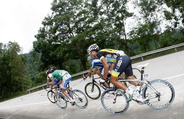 Kenny Robert Van Hummel (Skil - Shimano) wore the sprinter's jersey on stage two.