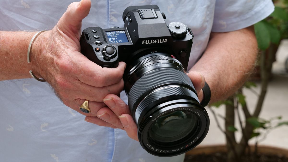 Fujifilm X-H2 prices and deals