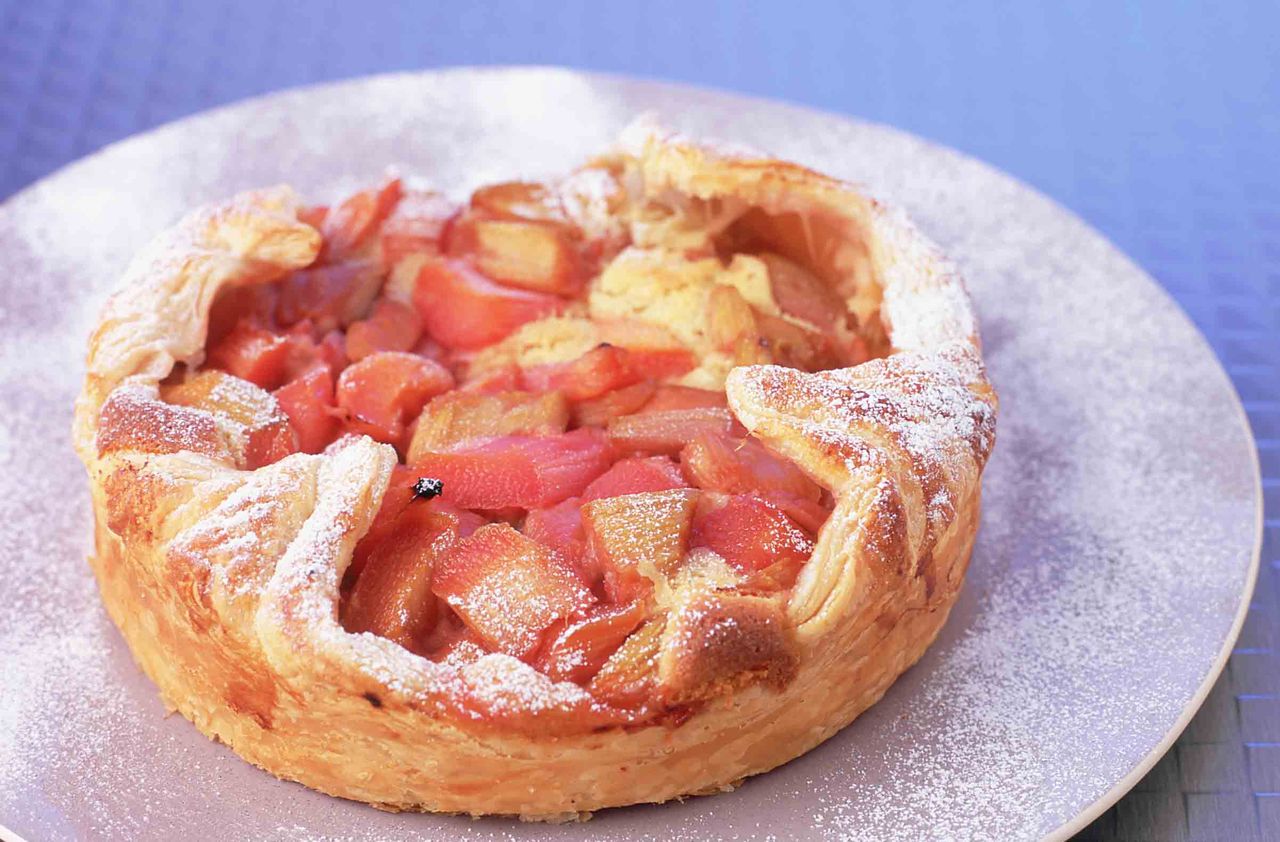 rhubarb bakewell tart