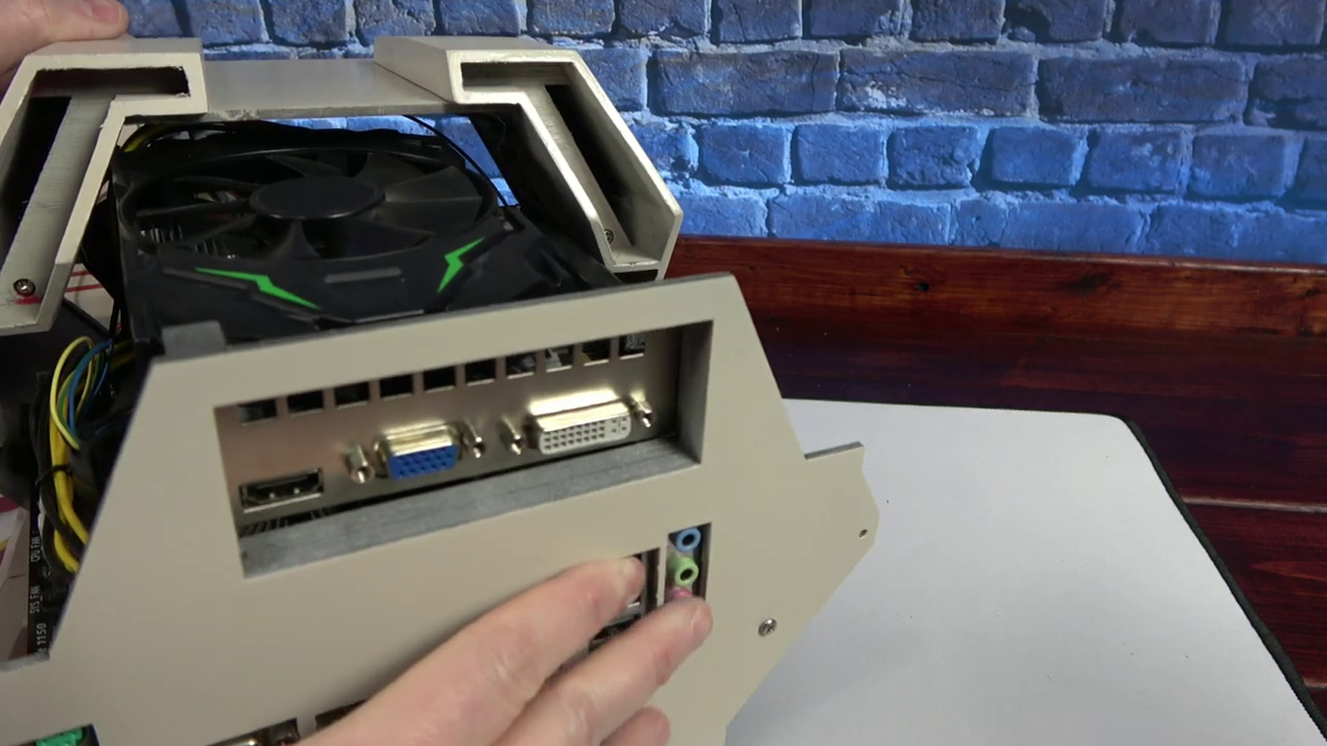 TimeTravelingTech Start Trek shuttle PC
