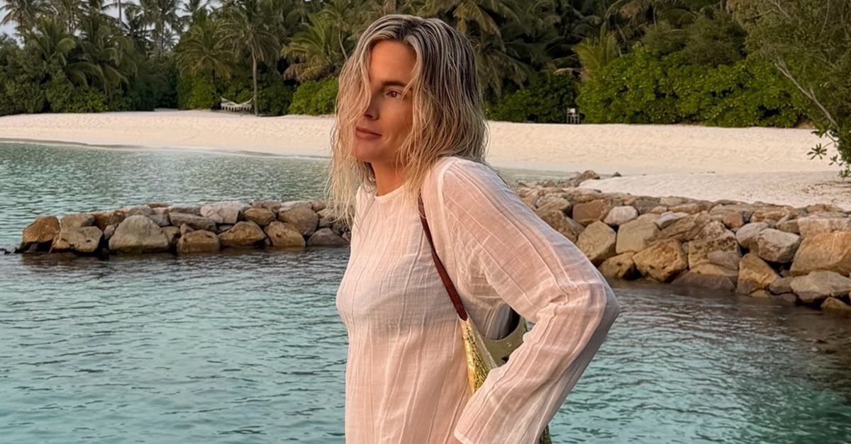 The Unexpected Flats That Make Bikinis Look the Most Elegant