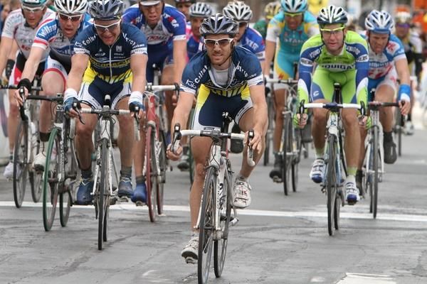 The peloton was more than two minutes behind.