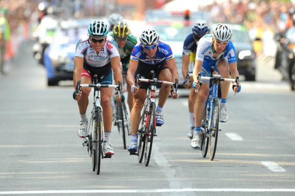 Greg Van Avermaet (Omega Pharma-Lotto) outsprints Stijn Devolder (Quick Step) for third place.