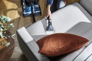 Lifestyle 5-VAX Platinum Smartwash on upholstery