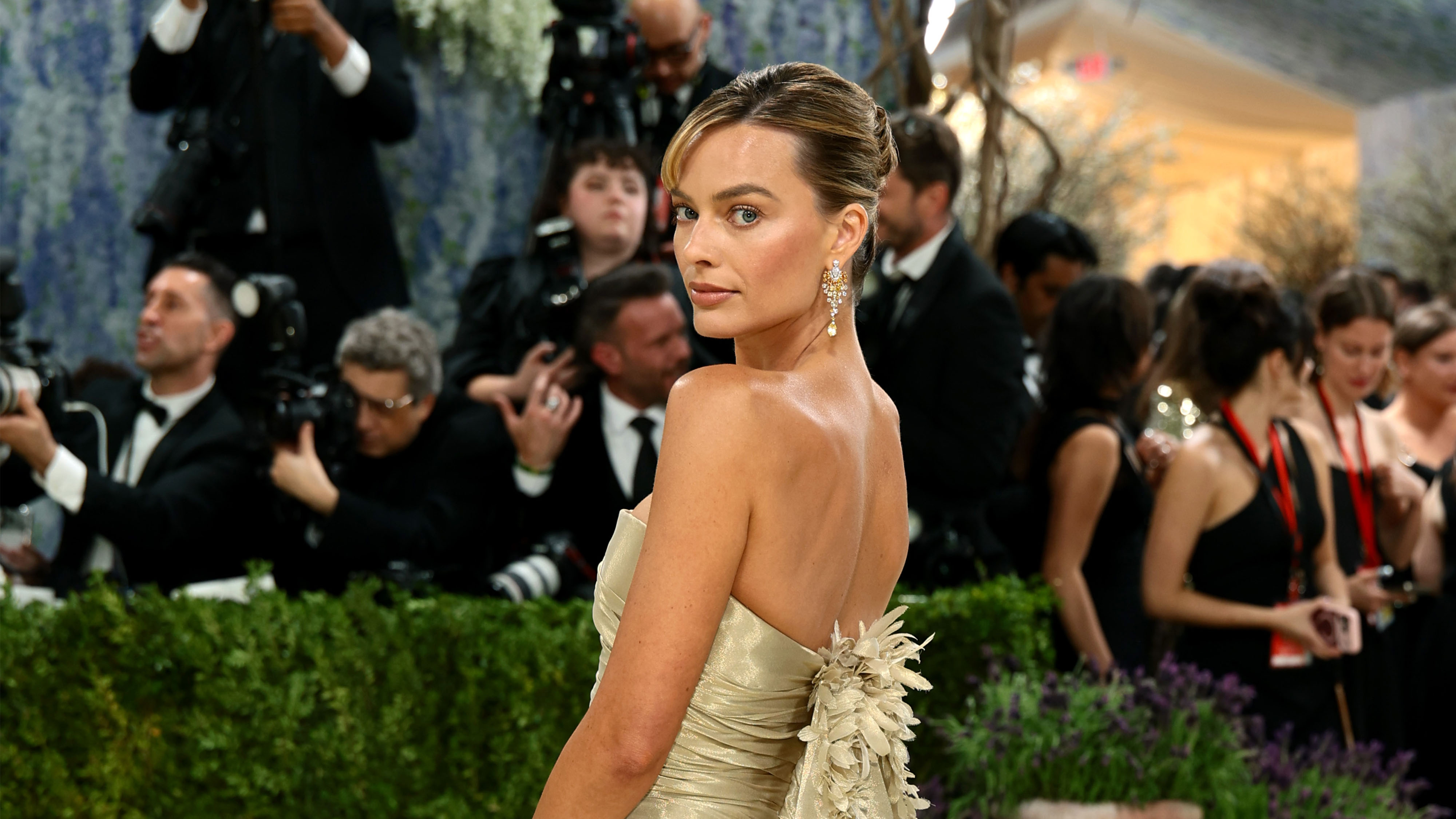 Margot Robbie wearing Chanel at the 2026 Met Gala
