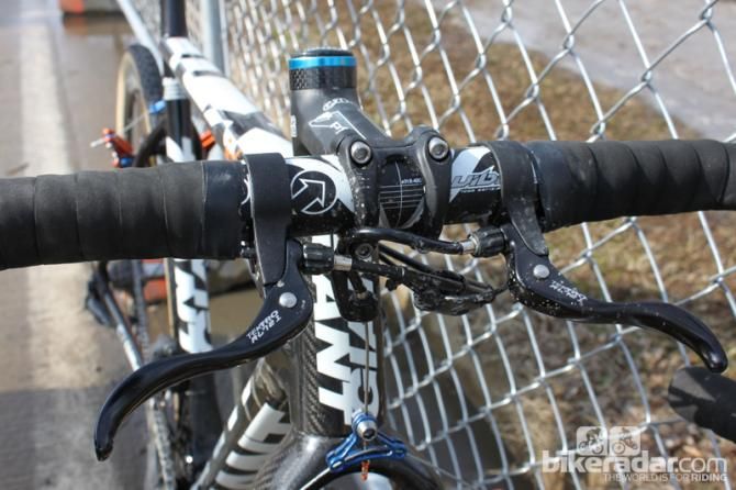 Vos uses Tektro top-mounted brake levers