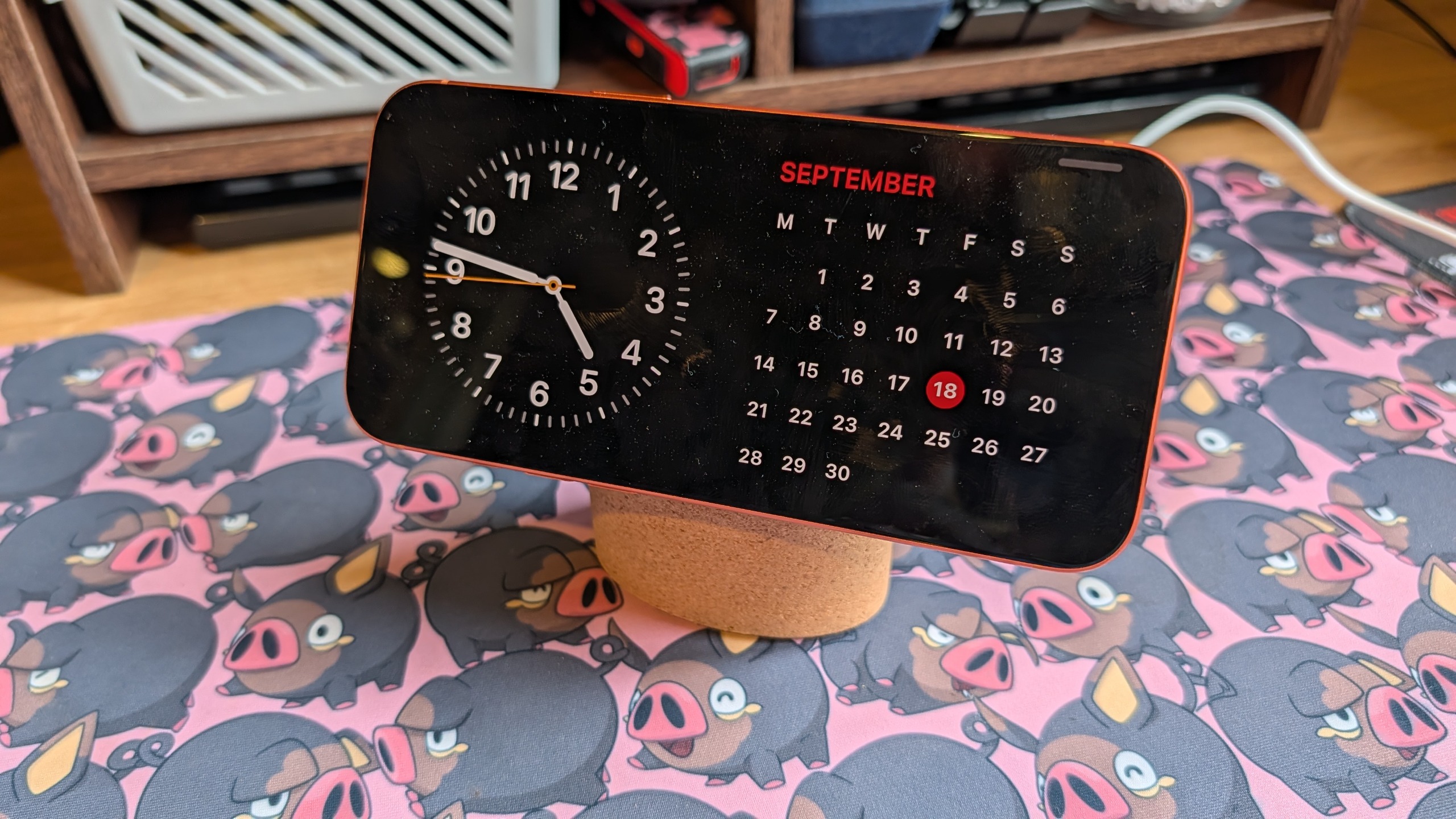 V&amp;auml;stm&amp;auml;rke wireless charging stand from ikea