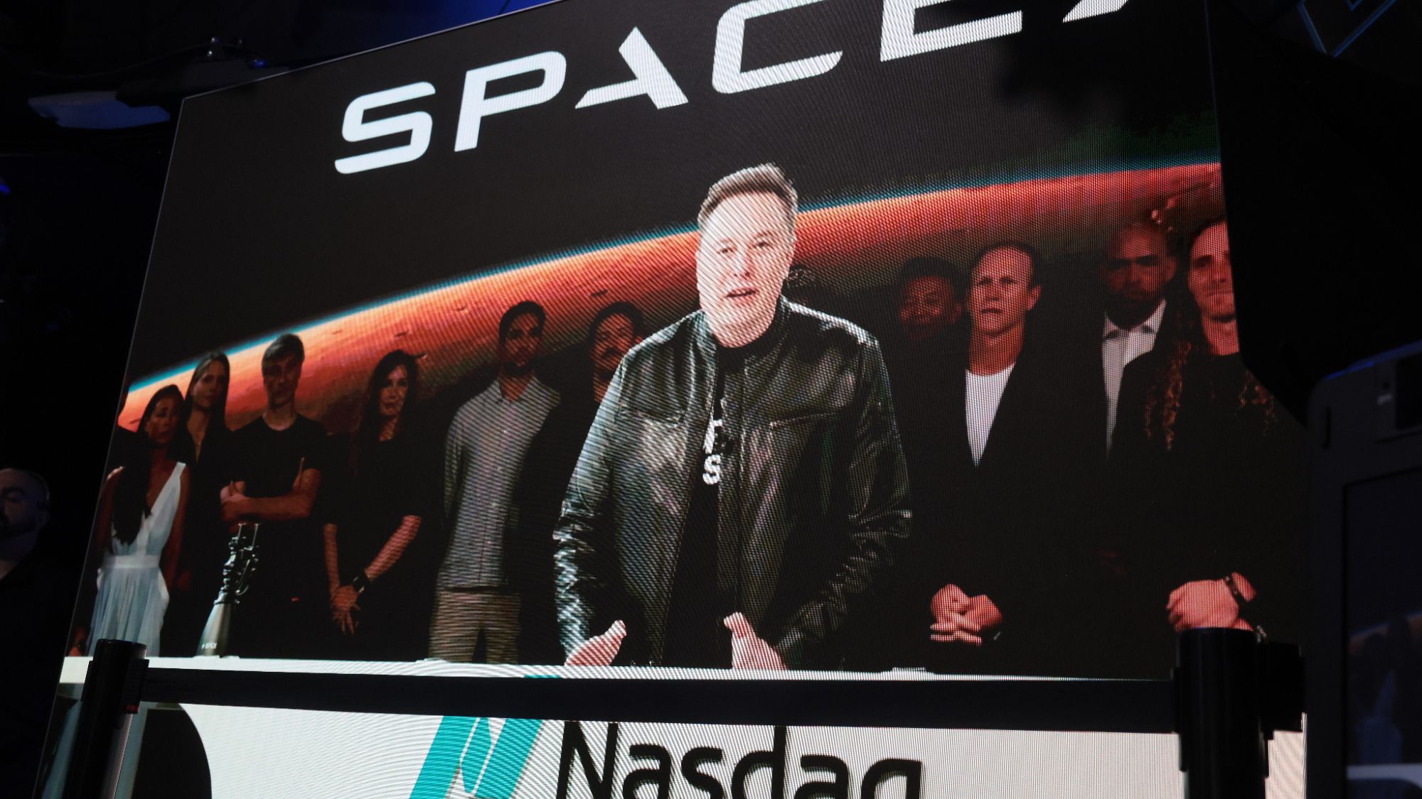 Musk and Z.ai CEO Debate China Fable-Class Timeline