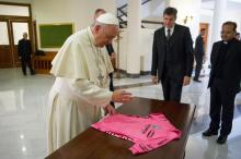 The Pope blesses the pink jersey for the 2014 Giro d'Italia
