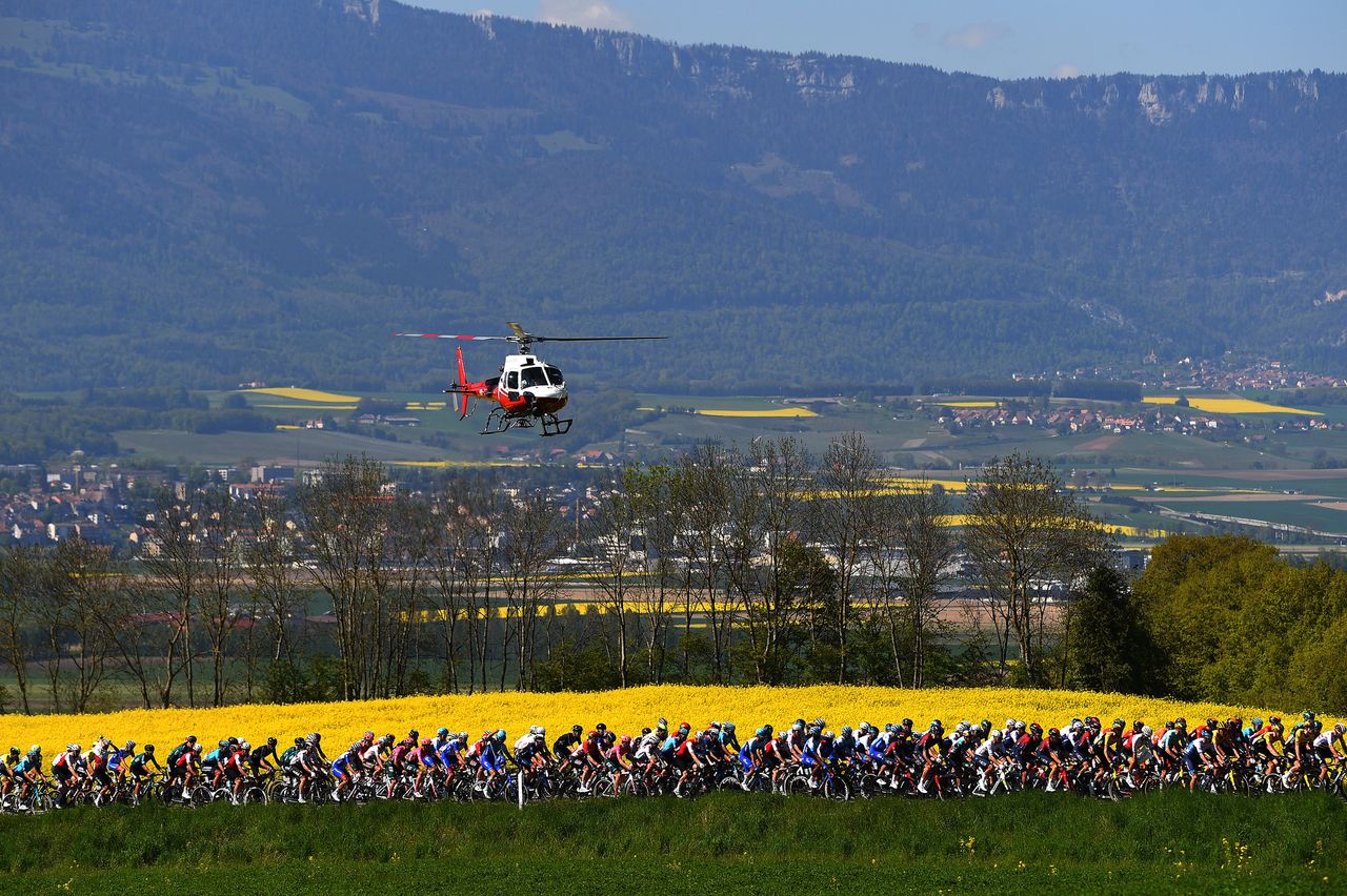 Helicopters in cycling races