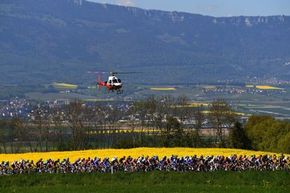 Helicopters in cycling races