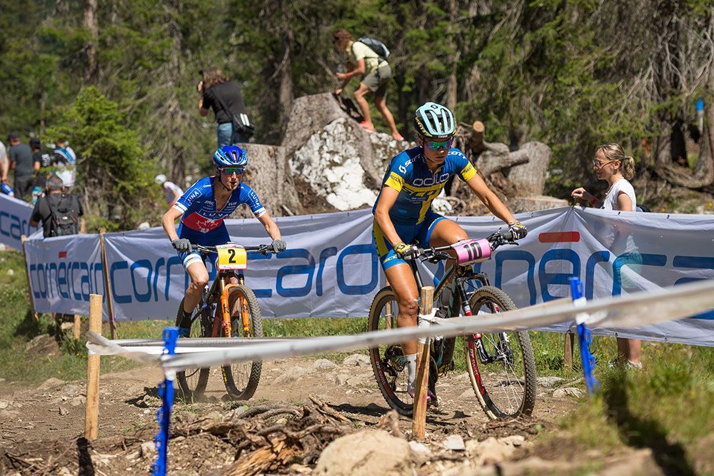 Jenny Rissveds (Scott-Odlo MTB Racing Team) leading Catharine Pendrel