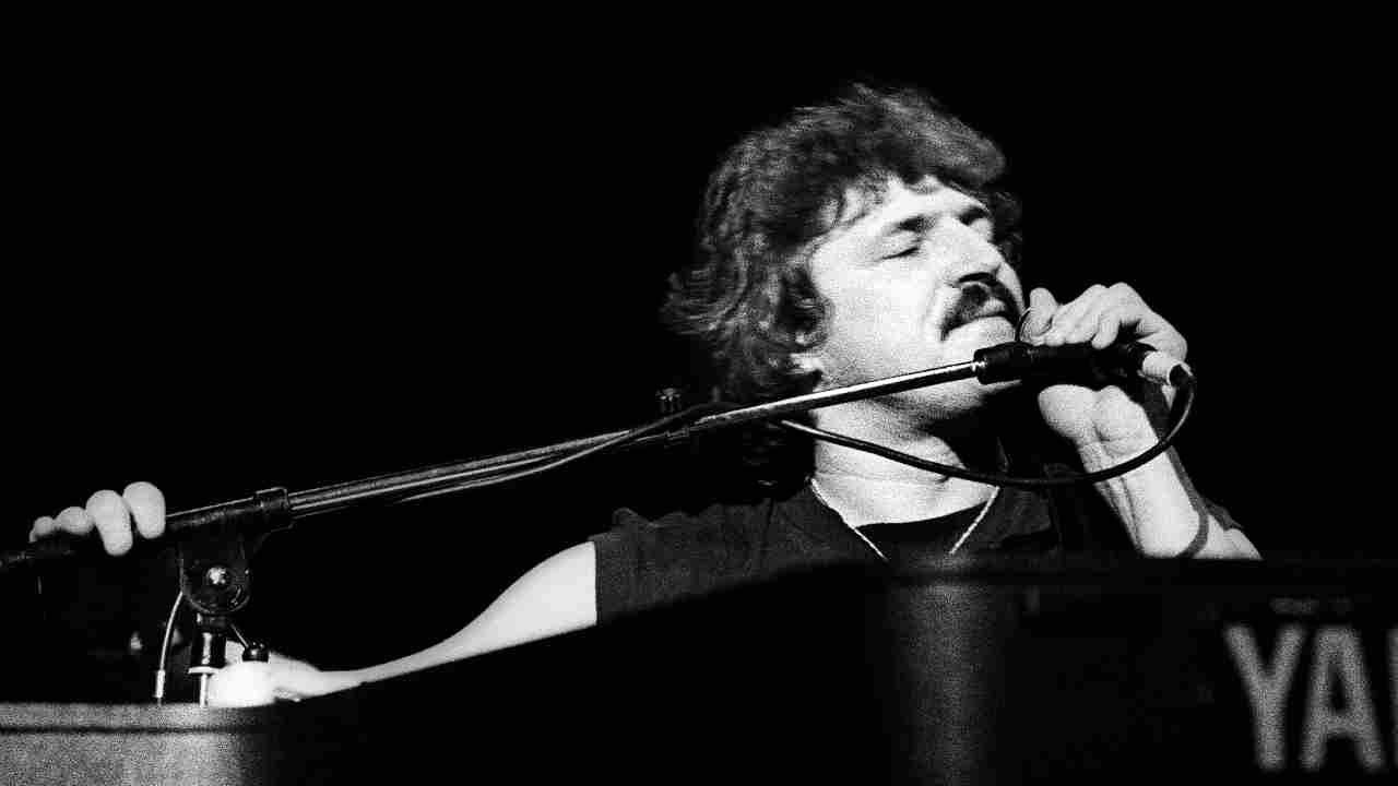 Toto&amp;rsquo;s Bobby Kimball performing onstage in 1982
