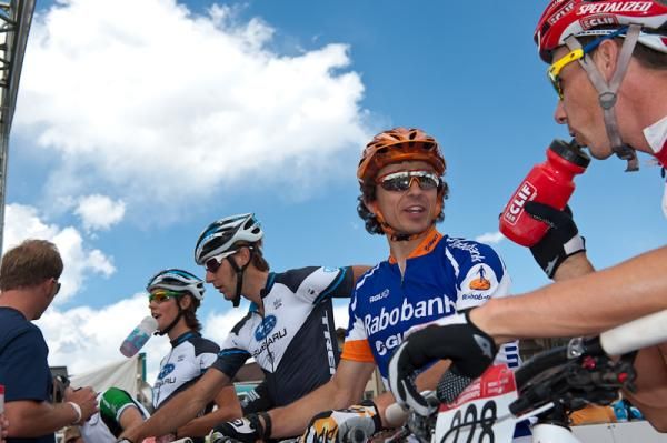 The fastest mountain bikers in the United States stay hydrated and have a little chat at the start line.