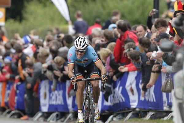 Gilbert on the attack on the Cauberg