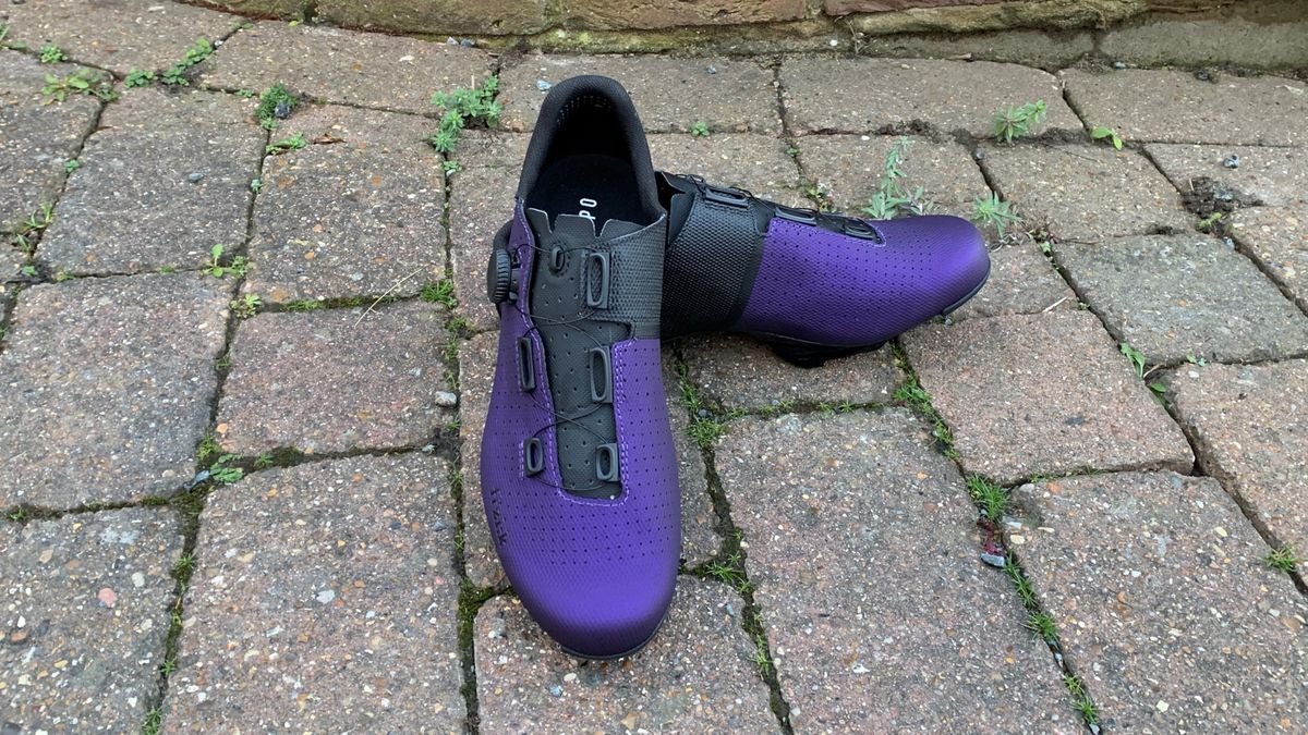 人気商品の中古品・新品・未使用品 Fizik Tempo with all-rounder great a - review Carbon Decos ウェア