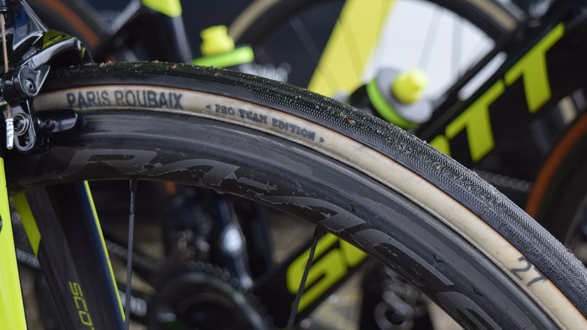 Mitchelton-Scott had a mix of FMB and different Continental tubular tyres