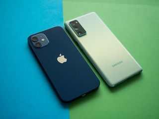 Galaxy S20 FE vs. iPhone 12