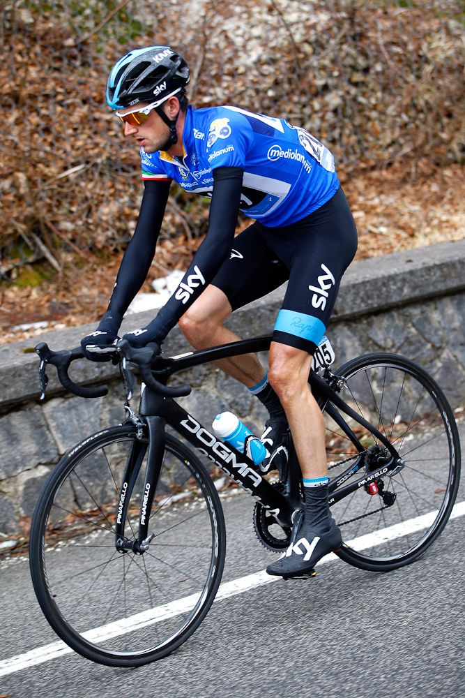 Wout Poels in the blue jersey.