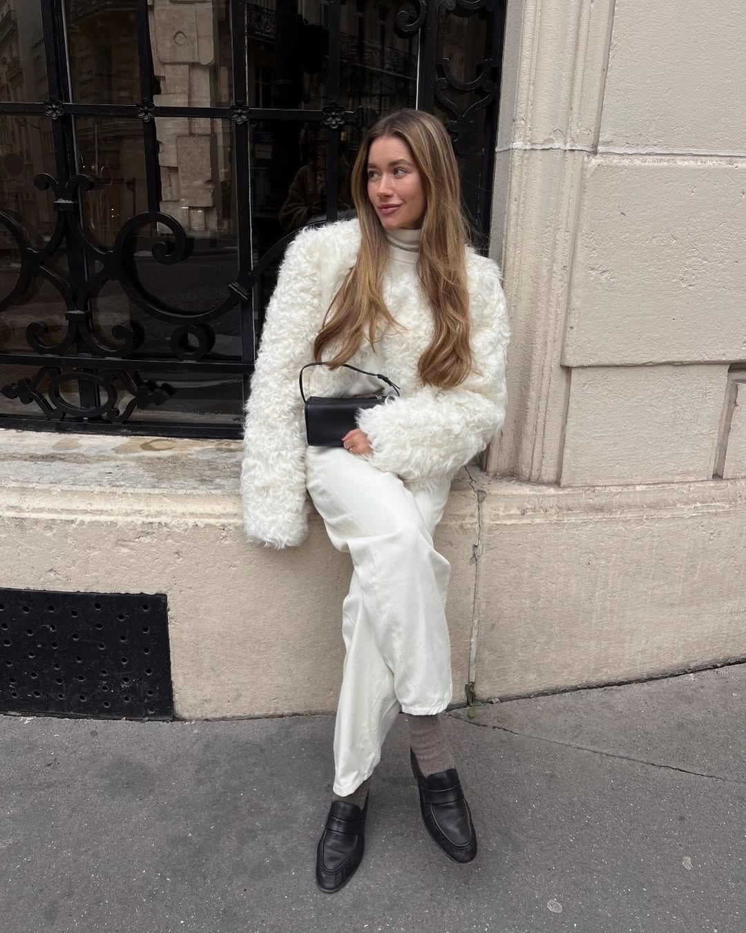 Elegant White Outfits for Winter 2026