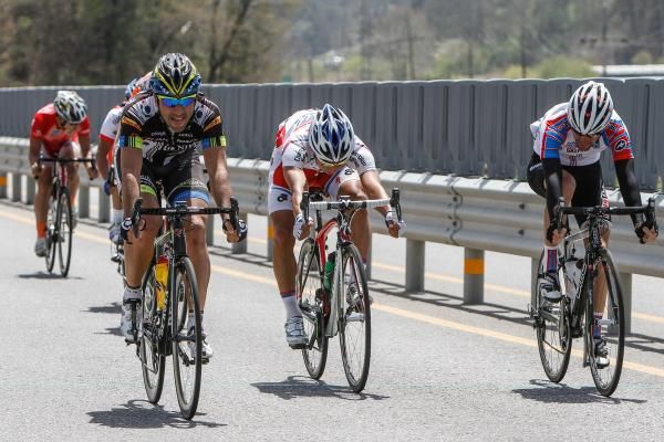 Max Richeze (Team Nippo) gets the intermediate sprint